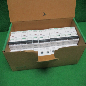 주20093/미사용회로보호용차단기/A9F74106/iC60NC6A/슈나이더