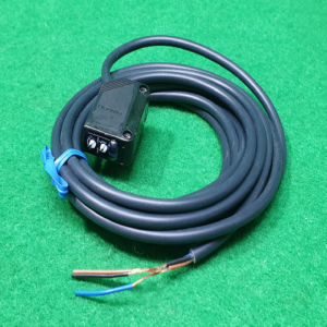 초20628/미사용광전센서/E3Z-D61/오므론