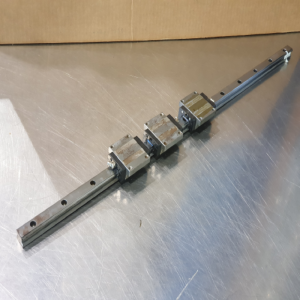 초10620/LM가이드/길이770,폭20/HSR20/THK