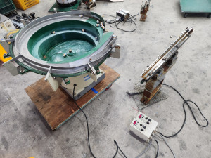 주52398 단상AC220V용 원형 피드  직선 피드 라인피드 작동 정상이며 전체 녹이 많습니다 작동 동영상 확인가능합니다