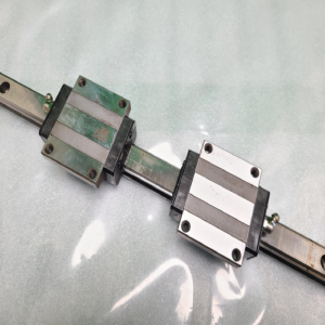 초13348/LM가이드/길이638,폭20/HSR20/THK