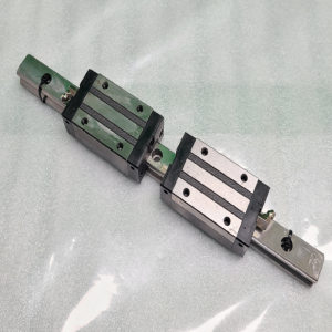 초13356/LM가이드/길이298,폭20/SBI20SL