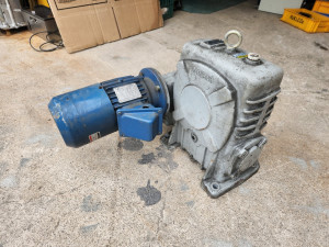 주13125 효성모터 1마력 삼상220V/380V 삼양 감속기 600대1  WB135 외관상태 사진참고 작동 정상