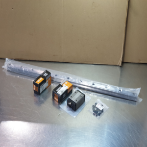 초10825/미사용LM가이드세트/길이840폭28/HSR-30R